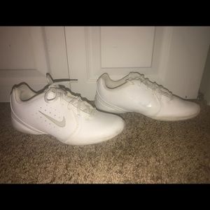 Cheerleading shoes